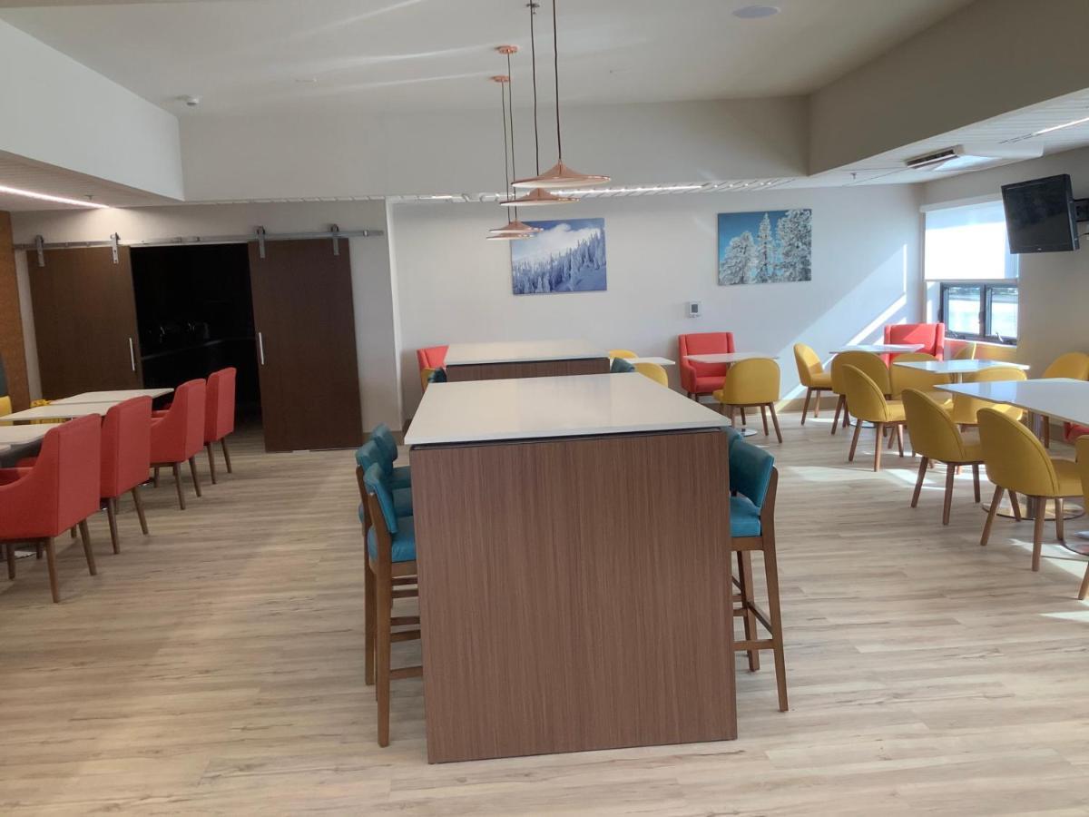 Comfort Suites Colorado Springs East - Medical Center Area 外观 照片