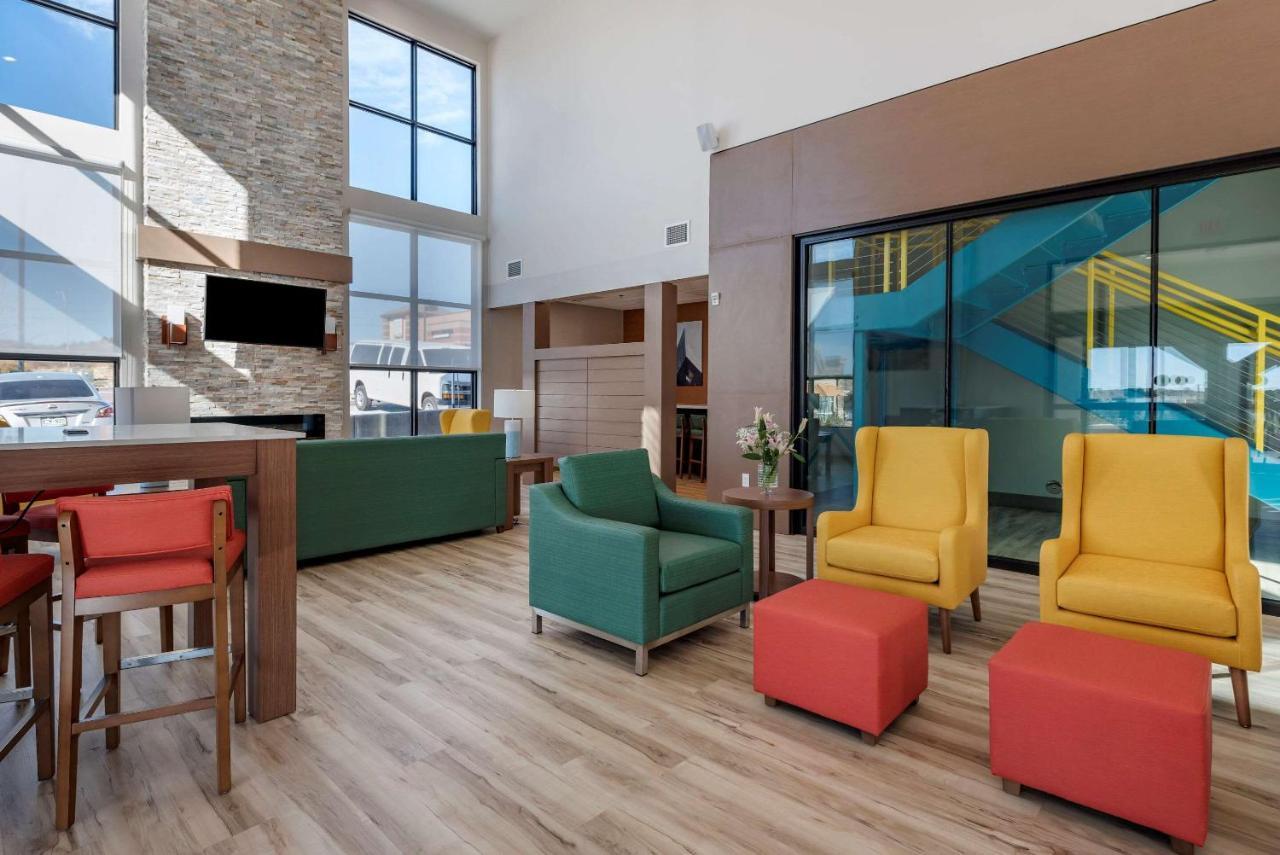 Comfort Suites Colorado Springs East - Medical Center Area 外观 照片